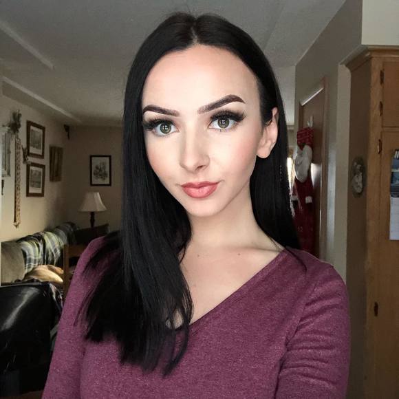 Meet your Posher, Taylor - Picture 1 of 1